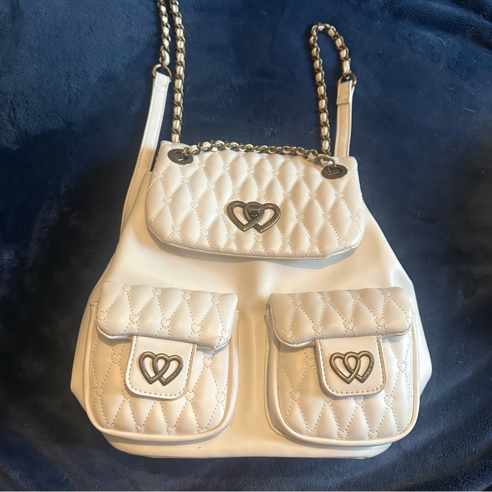 EUC Betsey Johnson White vegan leather Quilted Backpack